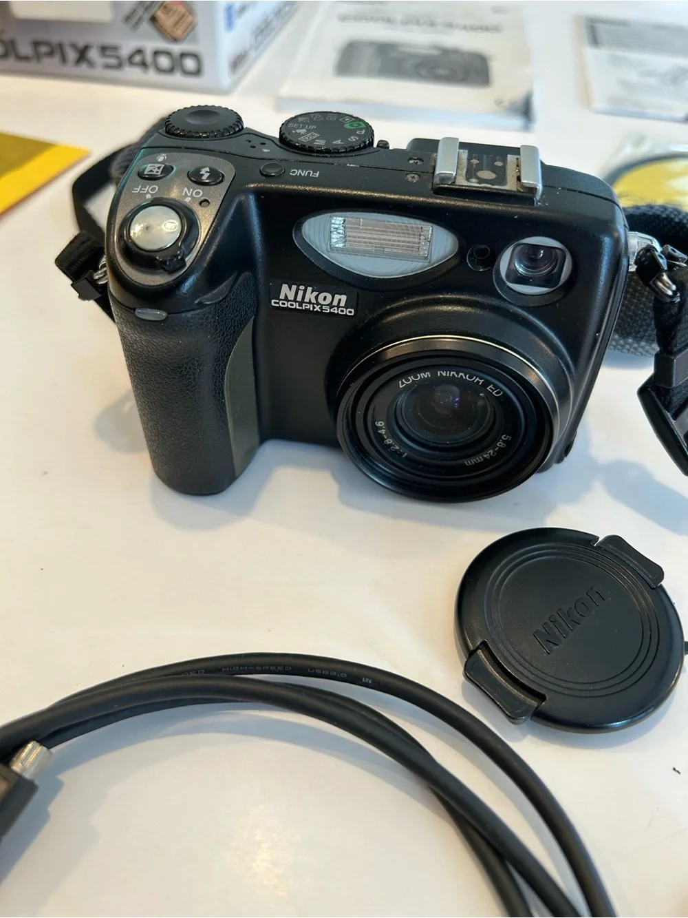Nikon Coolpix 5400 - Untested - Read